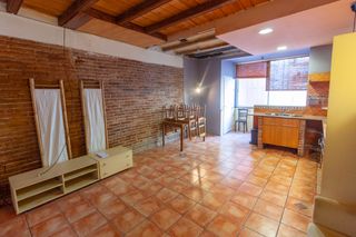 Loft  Passatge de vintró. Loft con encanto en pasaje muy tranquilo y bien ubicado