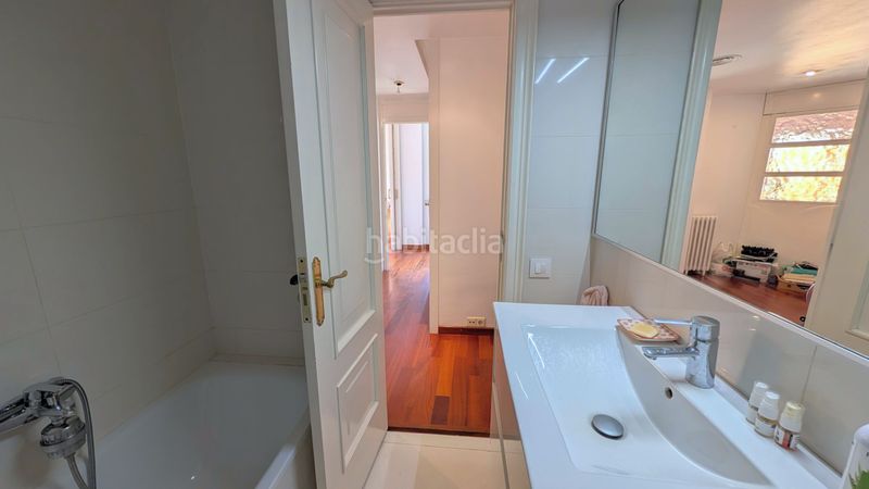 Foto bc7bbf04-573f-4cc3-9346-3ca4b9cad7a4. Pis amb calefacció aparcament a Dreta de l´Eixample Barcelona