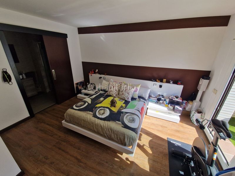 Foto 5d43bf8c-8a43-4f75-8fc4-4ab5afe938c4. Casa adossada amb calefacció aparcament piscina a Dosrius