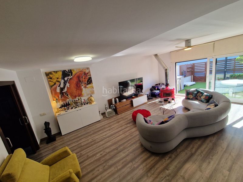 Foto db0b06e9-2c6d-4bf3-b5e4-4c36947bc0eb. Casa adossada amb calefacció aparcament piscina a Dosrius