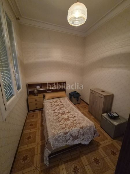Foto a3a40501-658f-43e8-882e-7ec4b057952a. Pis a Sagrada Família Barcelona