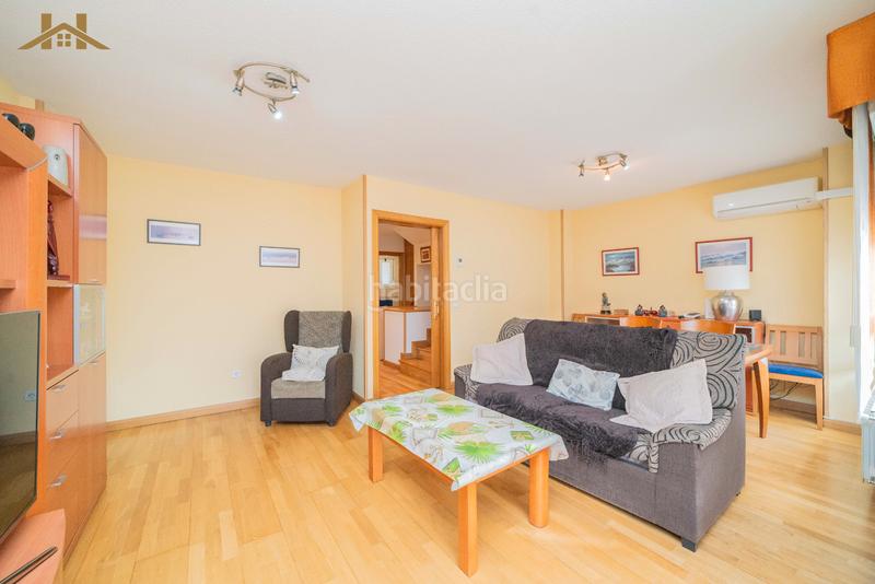 Foto 2dbef925-85af-4512-a34c-244c0d892cf6. Reihenhaus mit heizung parking in La Fortuna Leganés