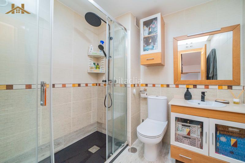 Foto 30ff2cc7-aa28-438a-8cd8-5f79ecb32993. Reihenhaus mit heizung parking in La Fortuna Leganés