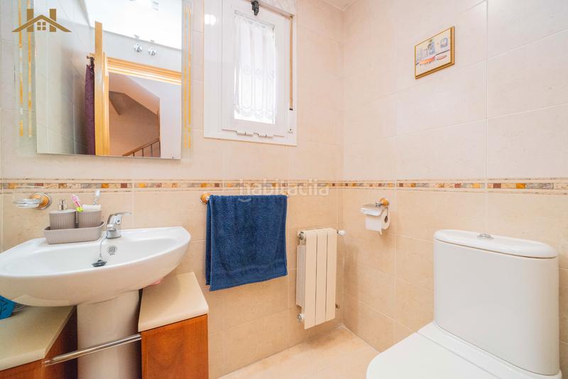 Foto 32aab5d9-bf63-4e8a-9a22-118bc46a14fb. Reihenhaus mit heizung parking in La Fortuna Leganés