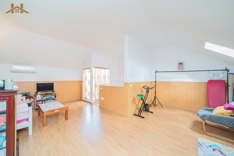 Foto cec009e0-1b2d-4c90-aa2b-217f44c1ce57. Reihenhaus mit heizung parking in La Fortuna Leganés