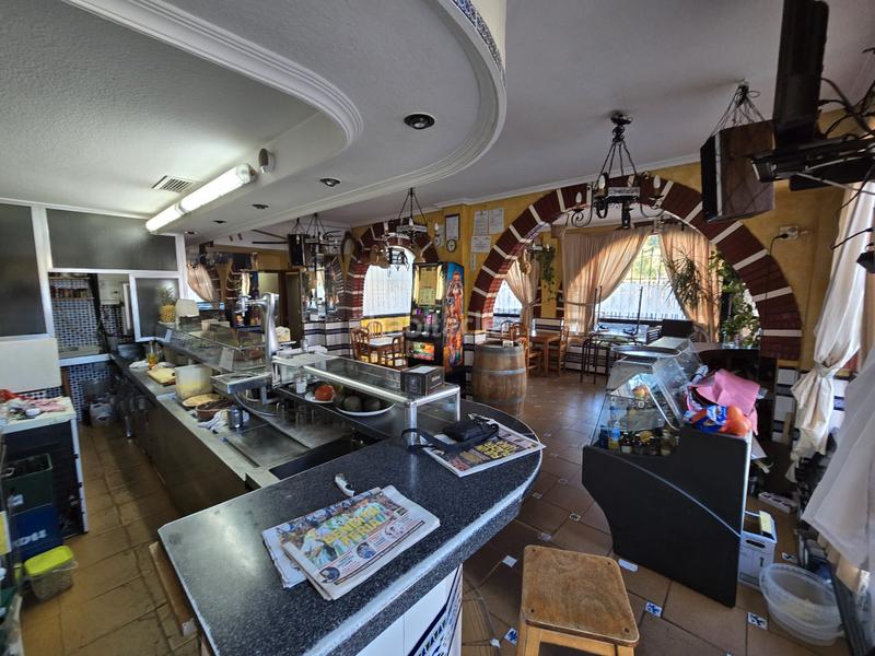 Foto 2362a87c-4f19-4447-853b-e15ae12c0130. Local commercial dans Zarzaquemada Leganés