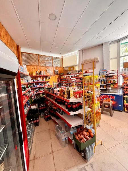 Foto f899c559-c4b0-4371-ad02-114133bc5d5d. Local comercial local en venta en calle de indalecio prieto en Leganés