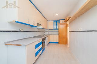 Chalet  Avenida de levante. Chalet adosado en venta en avenida de levante