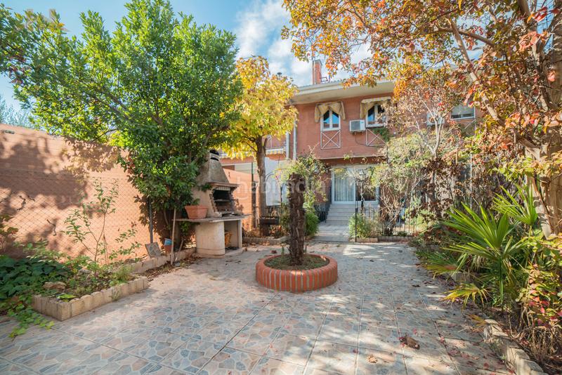 Foto b0a49dca-ecee-4c08-b516-5bf414c5b414. Xalet a calle de marcial lalanda 89 a Casco Histórico Rivas - Vaciamadrid