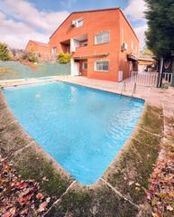 Chalet  Calle sebastiao salgado. Hogares rivas pone a su disposición esta estupenda vivienda en r