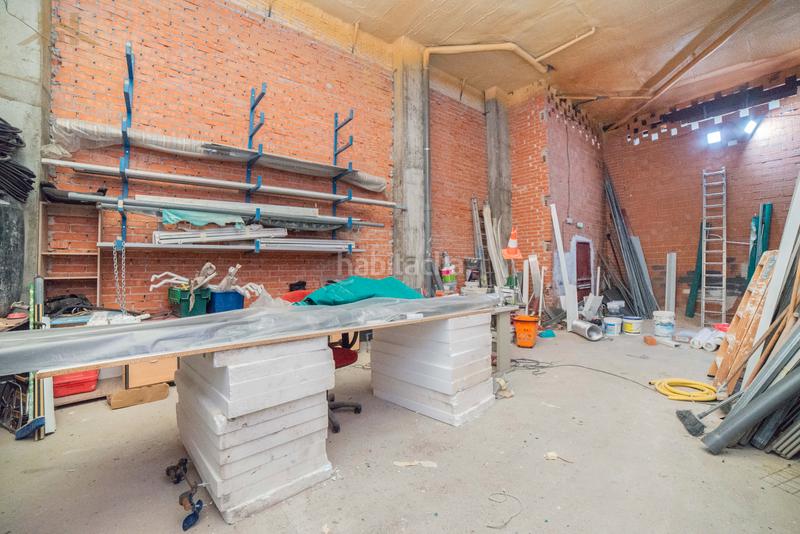 Foto d4dd3647-9a24-46ec-bb4c-c8a3a62eb3d5. Locale commerciale in Valdepelayo-Montepinos-Arroyo Culebro Leganés