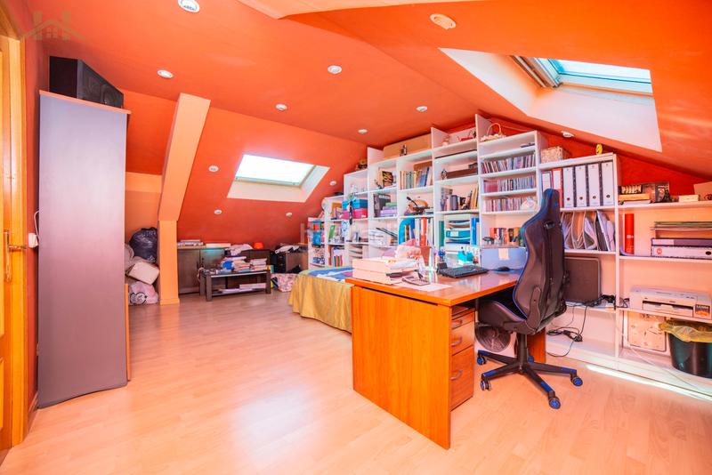 Foto c21cc7cd-4b41-43f0-8207-5c3a45884ad6. Chalet mit heizung parking in Casco Histórico Rivas - Vaciamadrid