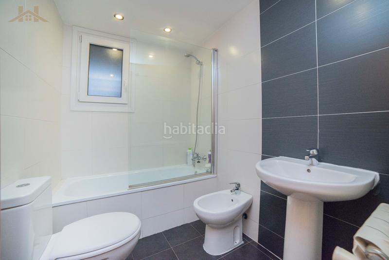 Foto 31b4d7fa-e026-4681-8070-ccfeb1e0f6c2. Àtic amb calefacció aparcament a Urbanizaciones Rivas - Vaciamadrid