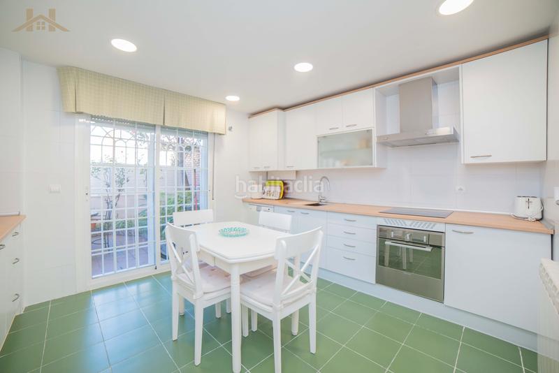 Foto 29bf1c5d-12d4-4afe-bf0e-a57beb572196. Chalet con riscaldamento piscina in Urbanizaciones Rivas - Vaciamadrid