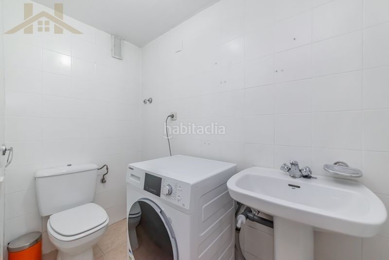 Foto 9d84ac38-d439-4ffb-8aa1-c81a7b9c9268. Casa adossada amb calefacció aparcament piscina a Getafe