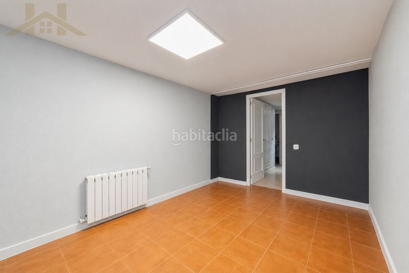 Foto e5002ae6-5011-477f-849b-66d1effd113d. Casa adossada amb calefacció aparcament piscina a Getafe