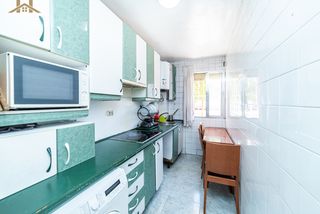 Flat in Descubridores-Escritores. Piso en venta en avenida de orellana
