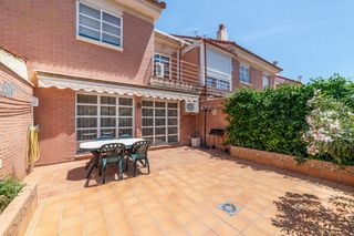 Casa adosada en Valdepelayo-Montepinos-Arroyo Culebro. Chalet adosado en venta en calle de francisco largo caballero