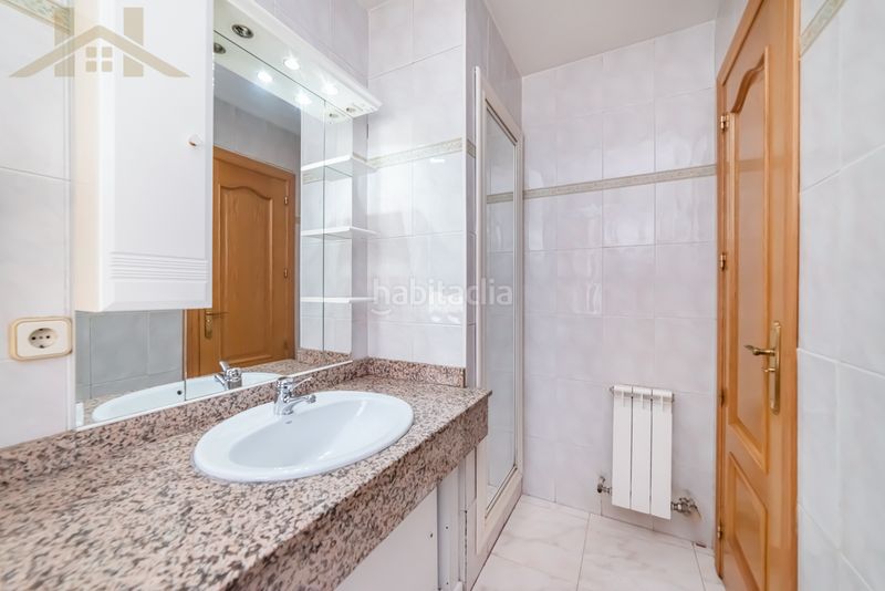 Foto 5e89b61f-55c9-4c92-adb7-11f43bb2bbf1. Casa adossada amb calefacció a Valdepelayo-Montepinos-Arroyo Culebro Leganés