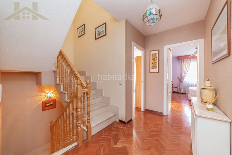 Foto fecef49a-f749-4112-bdde-f8f111d2b6d3. Casa adossada amb calefacció a Valdepelayo-Montepinos-Arroyo Culebro Leganés
