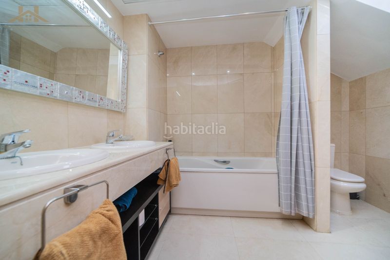Foto 249870e0-868b-4883-b11d-0c9749367258. Casa aparellada amb calefacció aparcament piscina a Leganés