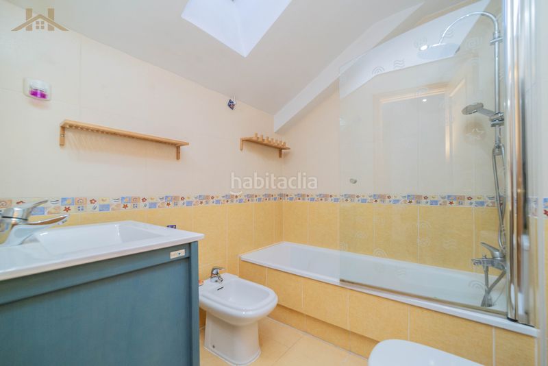 Foto dfacb2e1-98ef-48fa-ab6e-09d745a90ba3. Casa aparellada amb calefacció aparcament piscina a Leganés