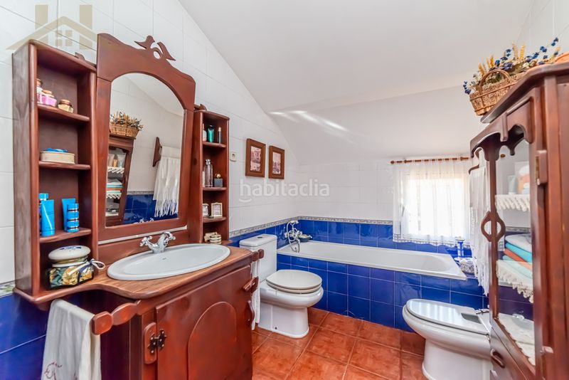 Foto b80a2c21-9483-4ba7-9109-e960141628c1. Casa aparellada amb calefacció aparcament piscina a Leganés