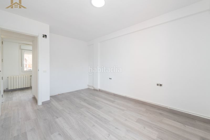 Foto 53cbdde6-e2e9-4fa2-bce6-ff0e574f0c69. Pis a calle de la bureba 15 a Zarzaquemada Leganés