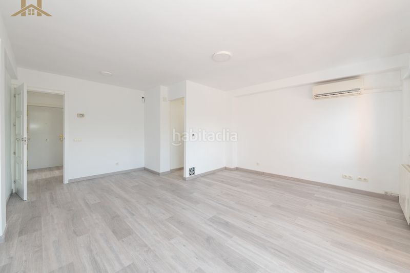 Foto a4a4c3d6-f8b6-4a00-a9ba-4fe10767ff80. Pis a calle de la bureba 15 a Zarzaquemada Leganés