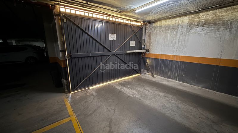 Foto f52bce8a-6e86-4e34-b57f-96a1086a6632. Aparcament cotxe a La Fortuna Leganés