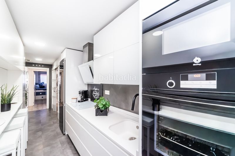 Foto bcdd7e8b-4715-4ea5-af63-a1dd7044ee3e. Piso en calle pozo del agua 6 hogares solagua presenta este magnífico piso en Leganés