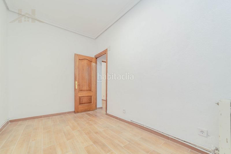 Foto f414f7a7-b9e3-48e2-8af7-acd9d58e391a. Pis a Flores Leganés