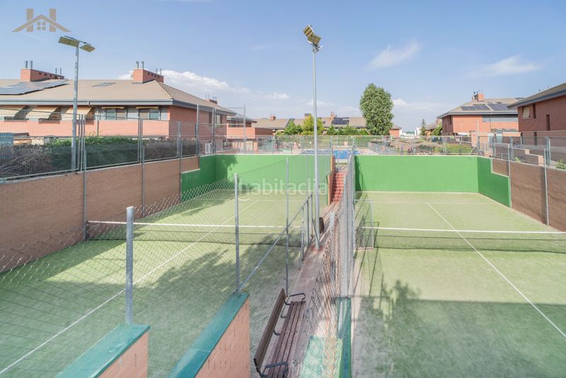 Foto 8e7f7659-a119-41e3-81e7-879451ddfb02. Casa adossada amb xemeneia calefacció aparcament piscina a Getafe
