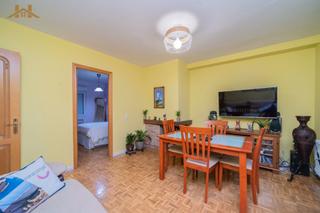 Etagenwohnung in Calle Mariano Benlliure