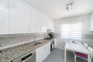 Semi detached house in Calle Entrevías