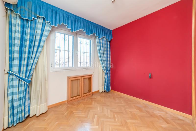 Foto 47af7f5a-4e7c-43d1-9bf5-702db32494f6. Chalet mit heizung parking in Pintores-Ferial Parla