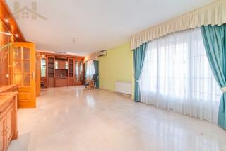 Chalet in Calle Lucio Muñoz