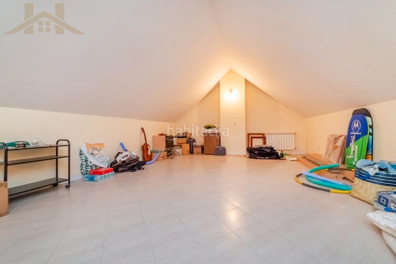 Foto 22f9e69f-ba60-4873-8fd8-56d3cd2f7e6c. Chalet en Pintores-Ferial Parla