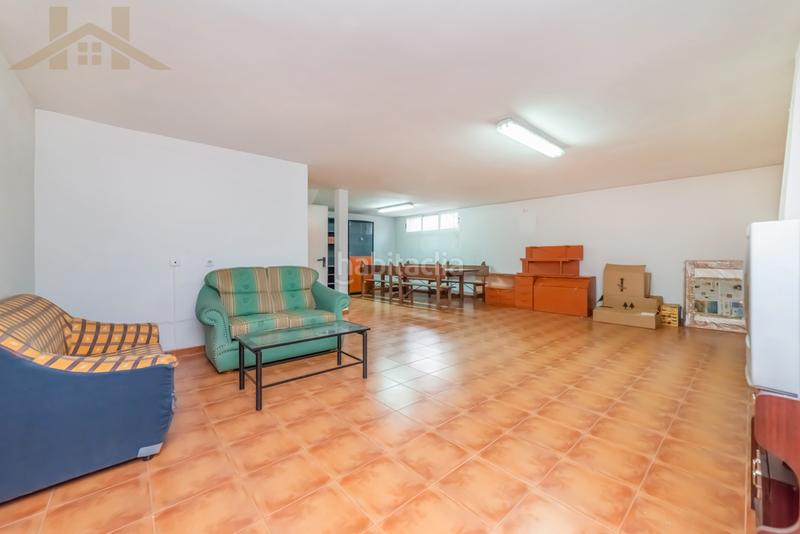 Foto 53f3c4f7-1451-4a03-98b9-fd087a8075c9. Chalet con riscaldamento parcheggio in Pintores-Ferial Parla