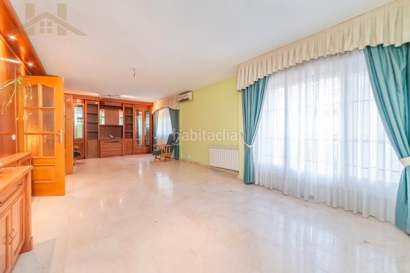 Foto 743460f9-3fa7-4744-bfbc-1627c6fc8d72. Chalet con riscaldamento parcheggio in Pintores-Ferial Parla