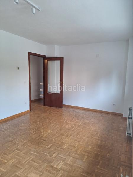 Foto dda42bee-7b43-46fd-8c10-23a19a8ded46. Miete etagenwohnung mit heizung parking pool in Villalba Pueblo Collado Villalba