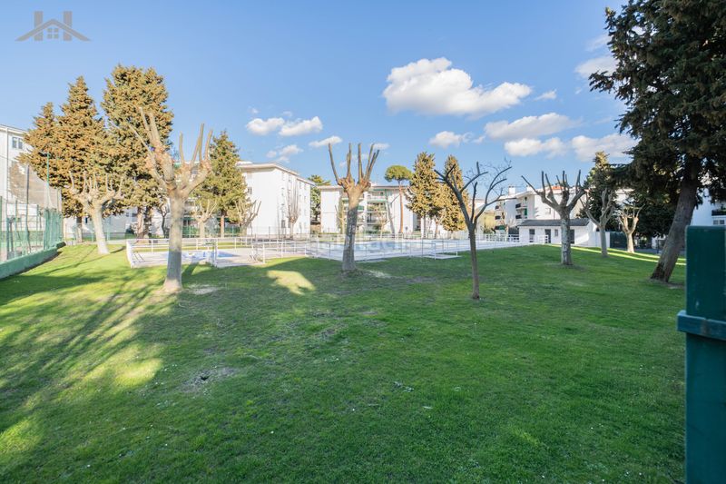 Foto 1322c60c-d8c1-42b9-81ca-ce4dbee966b5. Pis amb xemeneia calefacció piscina a Los Valles Collado Villalba