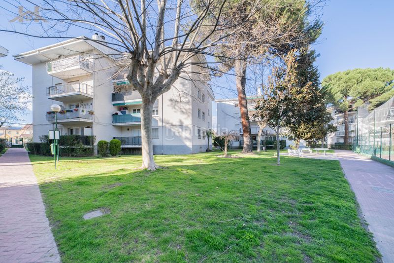 Foto 8d01bd46-9c3d-4500-8f19-609ae26ac49d. Pis amb xemeneia calefacció piscina a Los Valles Collado Villalba