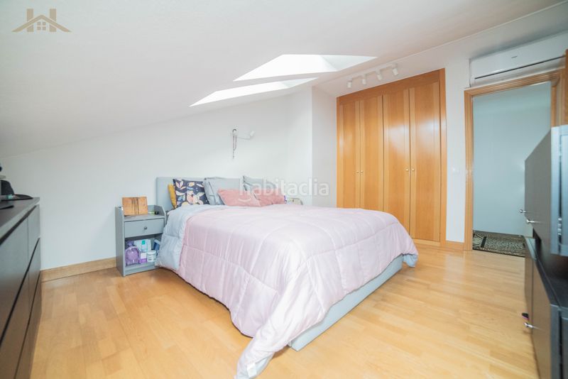 Foto efe98092-8eab-46bc-8a48-35e685b4757a. Dúplex amb calefacció aparcament piscina a Villalba Pueblo Collado Villalba