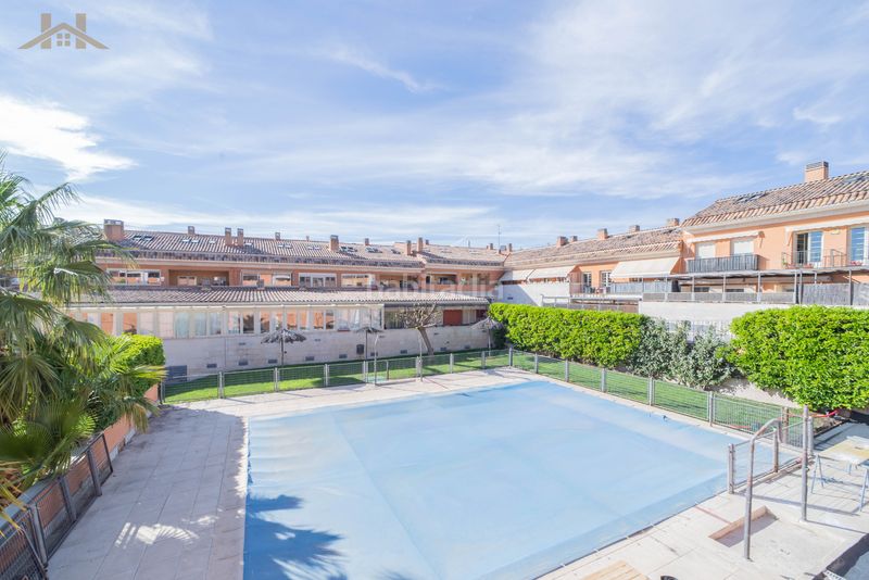 Foto 32835406-14a8-4a35-b176-3dd4338c2097. Dúplex amb calefacció aparcament piscina a Villalba Pueblo Collado Villalba