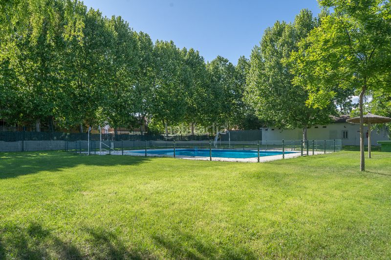 Foto f06cad1c-69de-49a8-98ea-a7201bd33df4. Pis amb calefacció piscina a Los Negrales Collado Villalba
