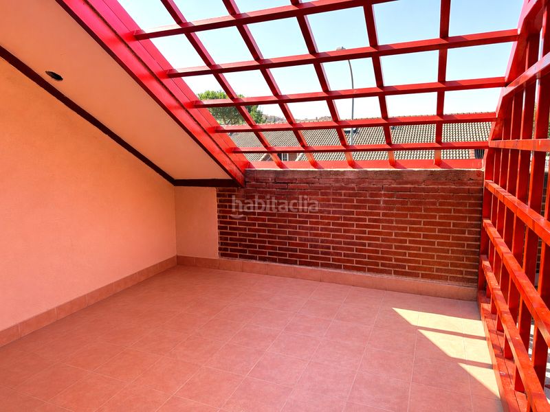 Foto 76855d40-8c36-41cd-a60f-6c512c44919d. Casa aparellada amb calefacció piscina a Parque de la Coruña-Las Suertes Collado Villalba