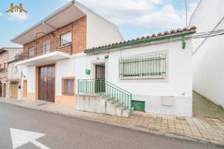 Casa pareada en Calle de la cuesta del águila 23