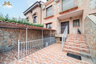 Casa adosada en Calle de la cuesta del águila 54
