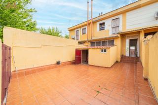 Chalet  Calle clavel. Hogares mostoles vende este excelente chalet adosado